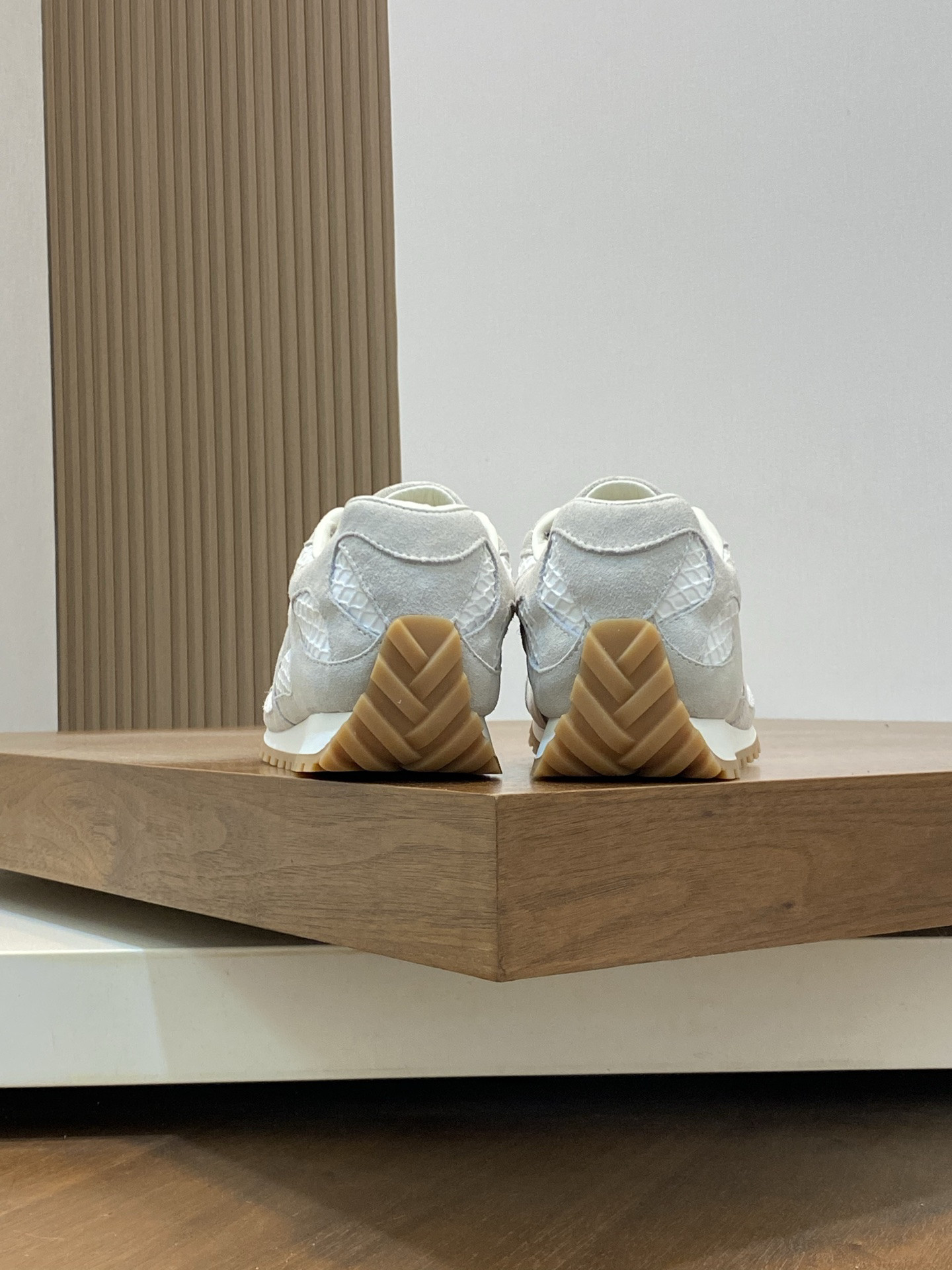 b0tte*a Ven*ta orbit sneaker