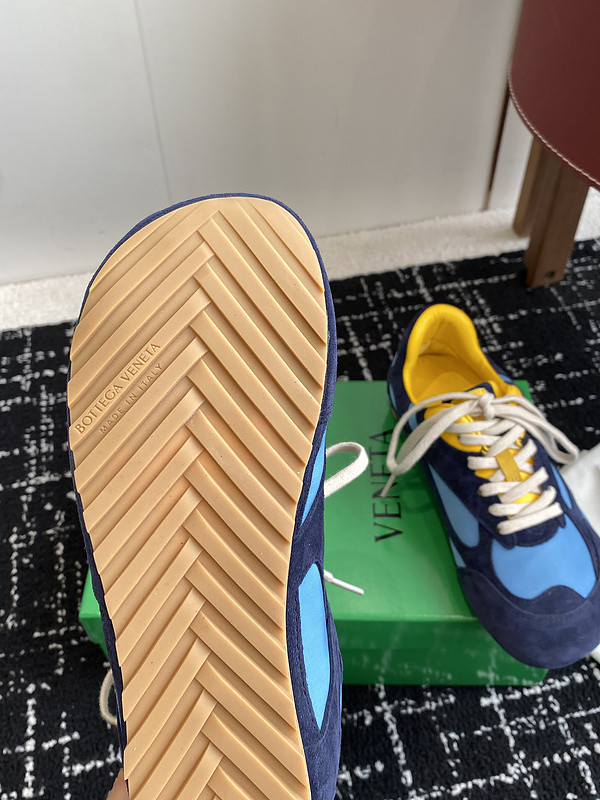 b0tte*a Ven*ta sneaker