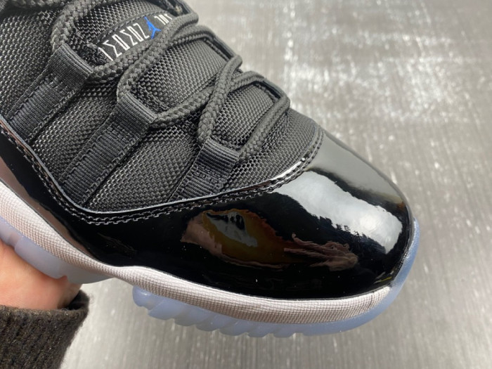 Air Jordan 11 Space Jam FV5104-004