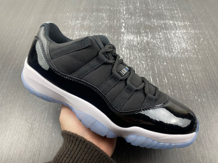 Air Jordan 11 Space Jam FV5104-004