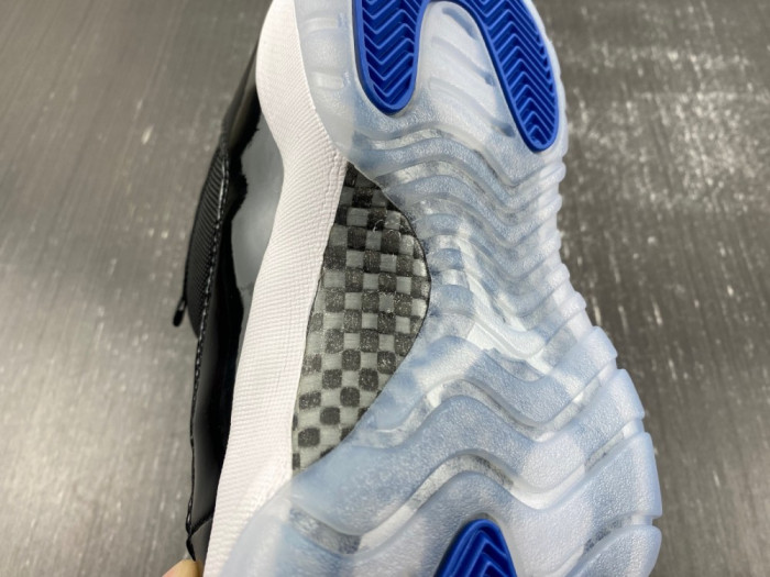 Air Jordan 11 Space Jam FV5104-004