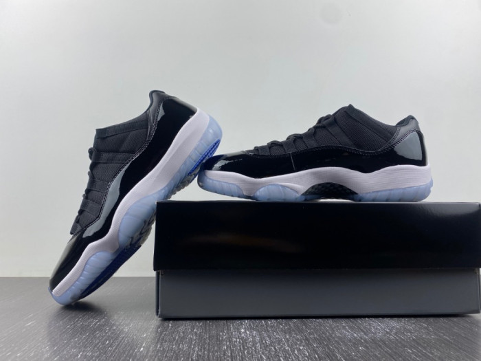 Air Jordan 11 Space Jam FV5104-004
