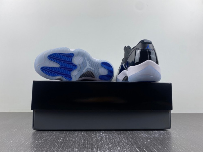 Air Jordan 11 Space Jam FV5104-004