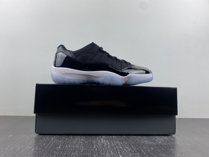 Air Jordan 11 Space Jam FV5104-004