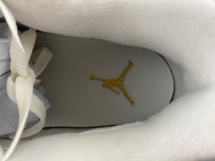 Air Jordan 4 “Metallic Gold” AQ9129-170