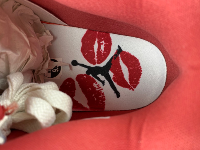 Jordan 4 Retro Valentine