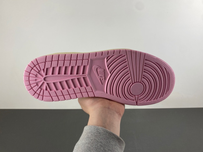 Travis Scott x Air Jordan 1 Low OG Shy Pink IQ7604-100