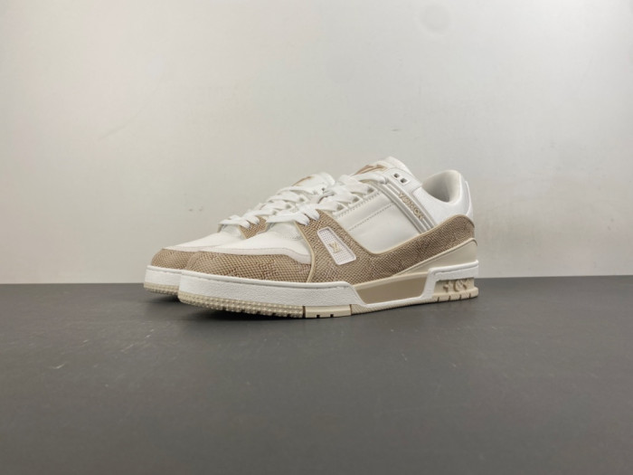 l0vis Vvtt0n lv trainer
