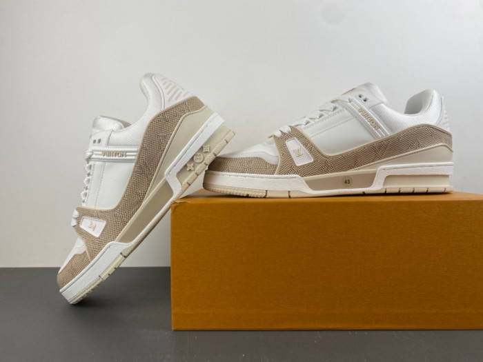 l0vis Vvtt0n lv trainer