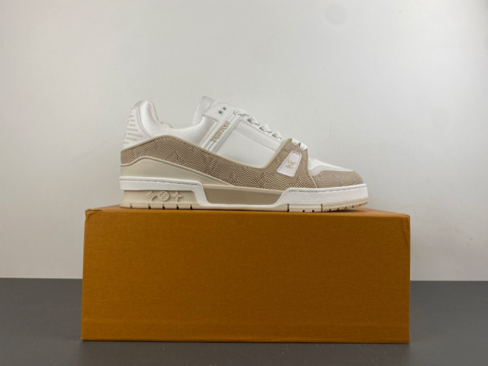 l0vis Vvtt0n lv trainer