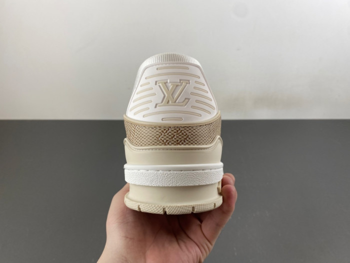l0vis Vvtt0n lv trainer