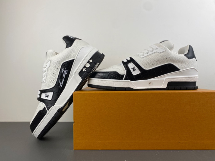 l0vis Vvtt0n lv trainer black
