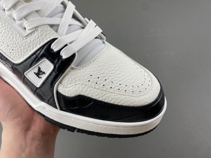 l0vis Vvtt0n lv trainer black