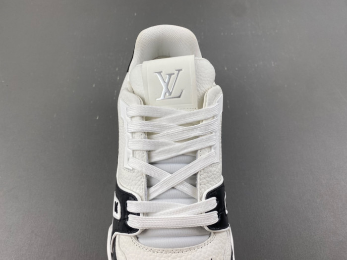 l0vis Vvtt0n lv trainer black
