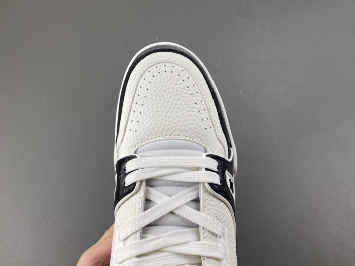 l0vis Vvtt0n lv trainer black