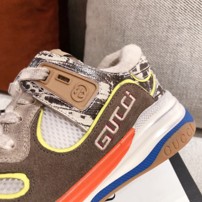 G*u*i mid sneaker