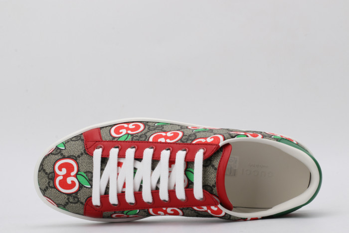 G*u*i low-top sneaker