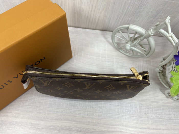 LV Pochette Accessoires