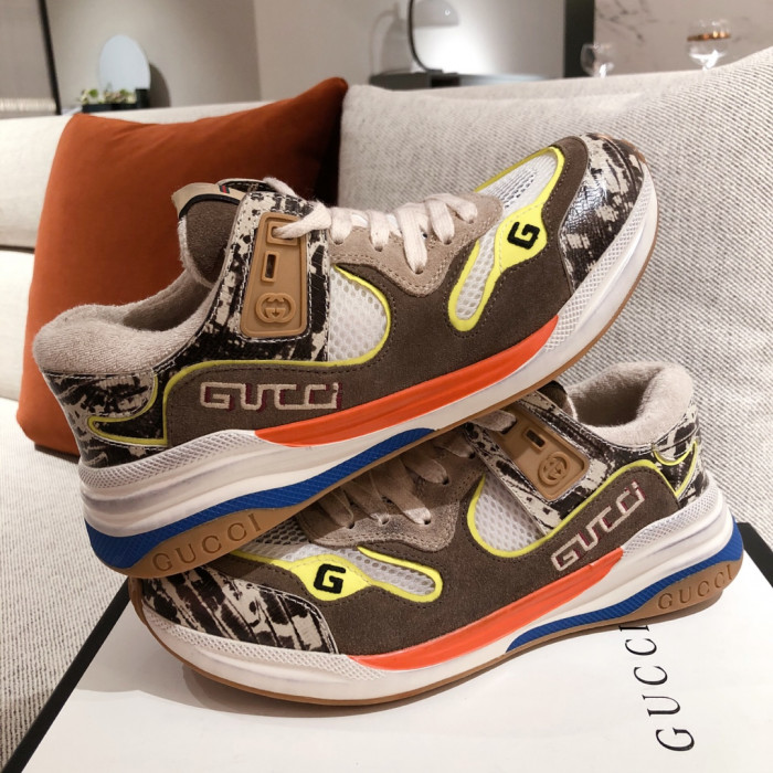 G*u*i mid sneaker