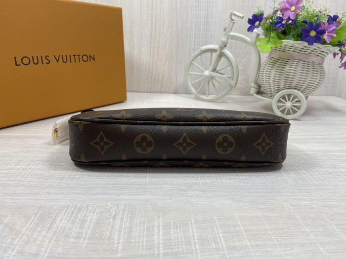 LV Pochette Accessoires