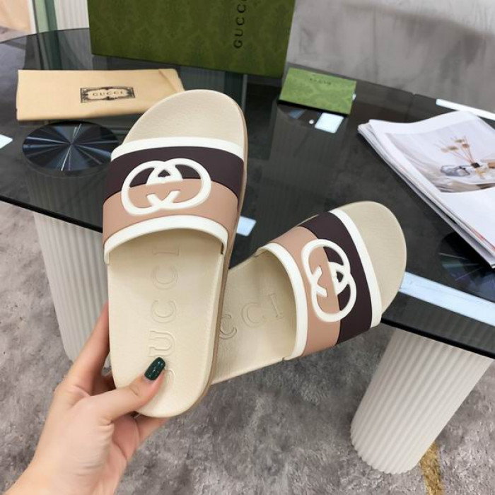 G*u*i slippers