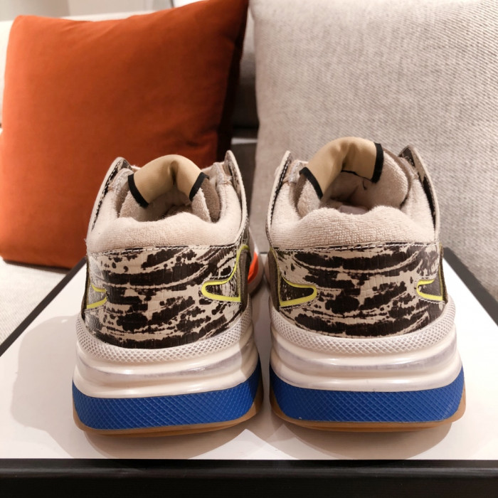 G*u*i mid sneaker