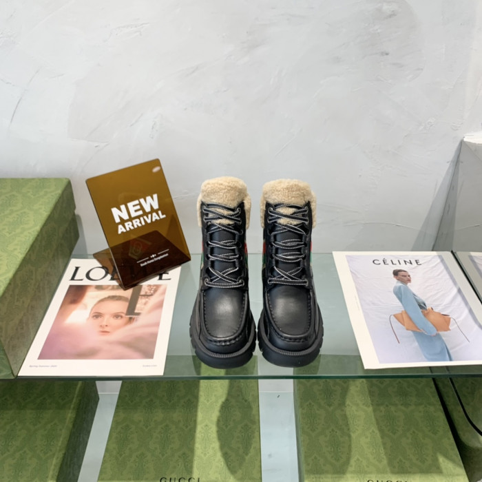 G*u*i boots